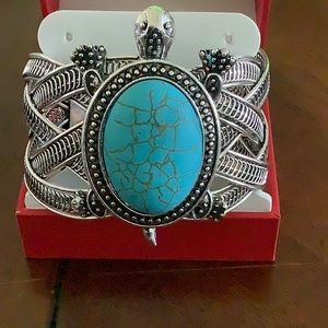 Silver Turquoises bracelet, turtle. New, size medium